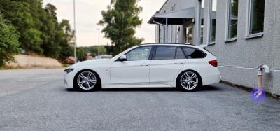 BMW 330i