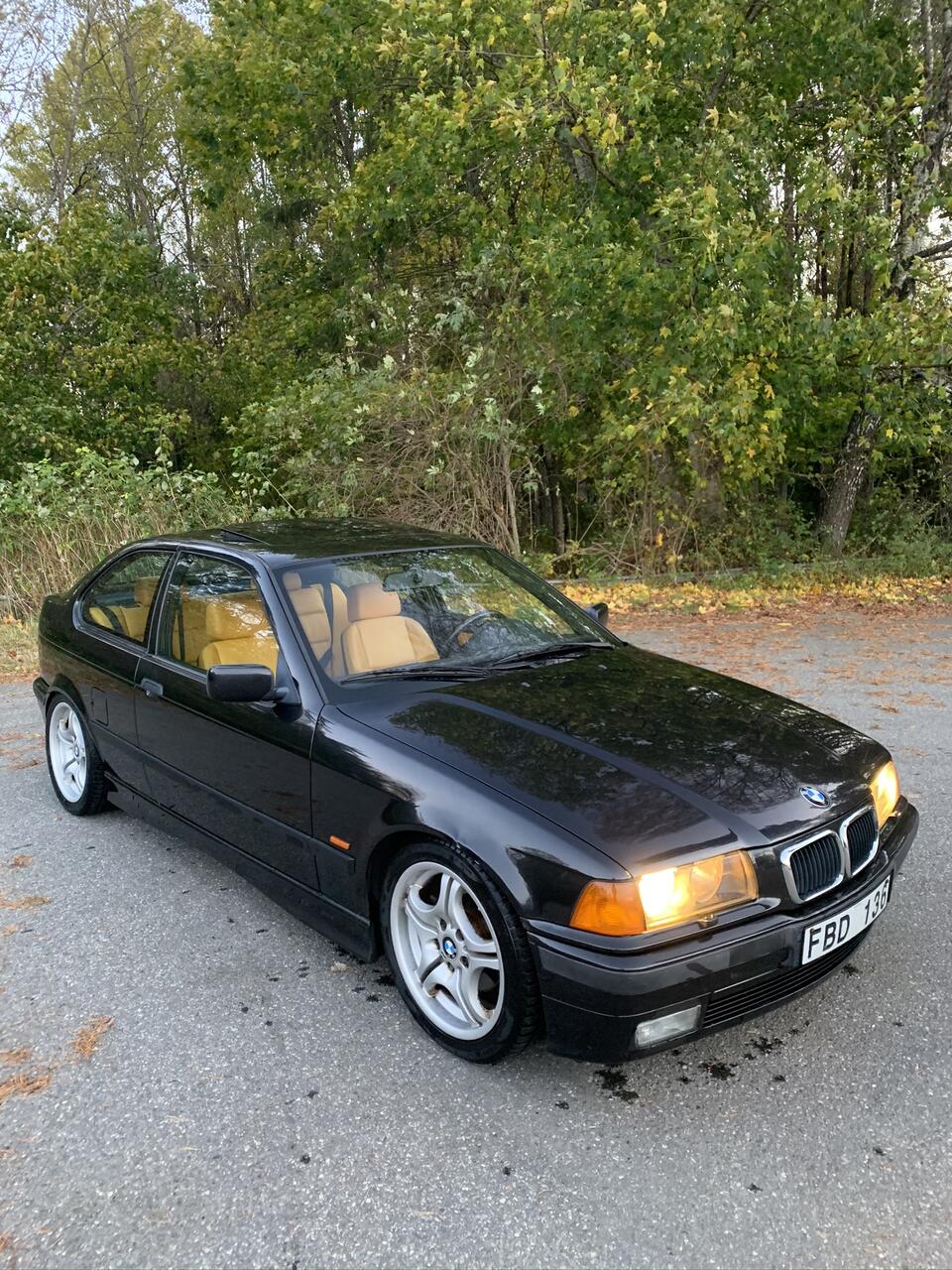 BMW 323i E36