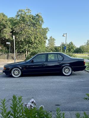 BMW E32 735