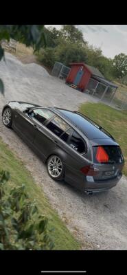 BMW E91 325i a-traktor