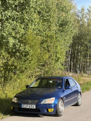 Lexus IS200