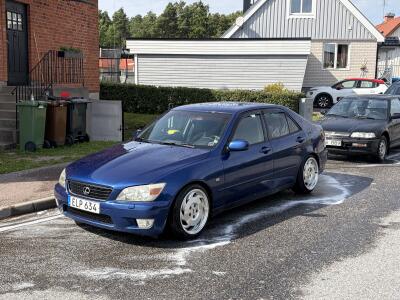 Lexus IS200