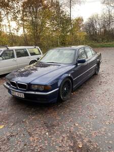 BMW E38 740ia