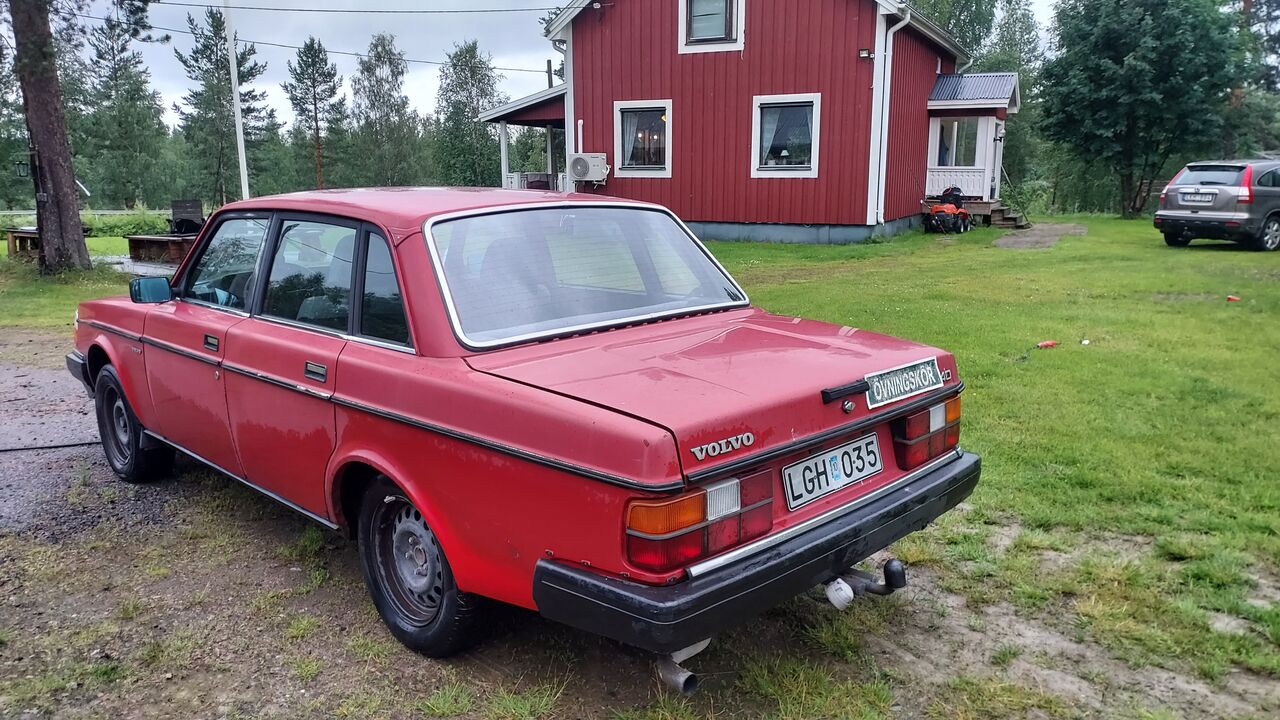 Volvo 244-812 DL