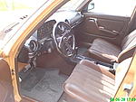Mercedes 220D. W123