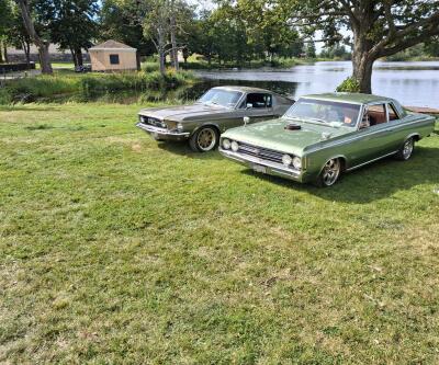 Oldsmobile F85 cutlass