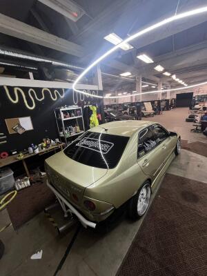 Lexus is200