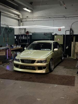 Lexus is200