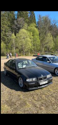 BMW e36 320i