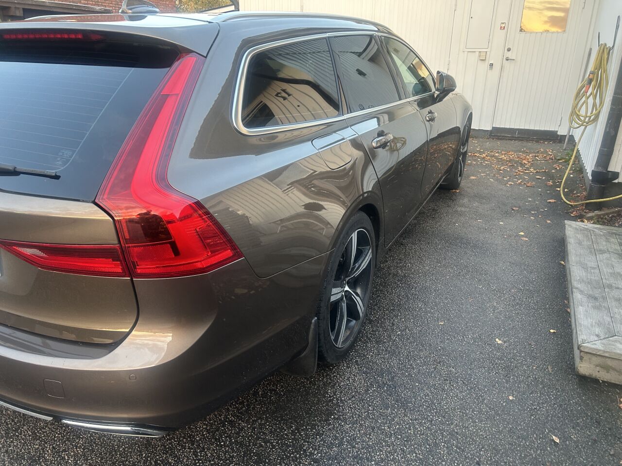 Volvo V90 D4