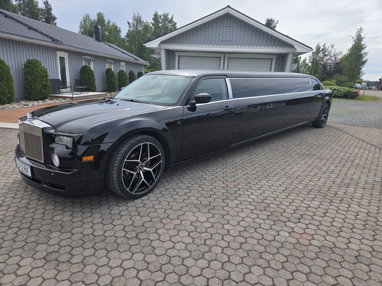 Chrysler 300C Limousine