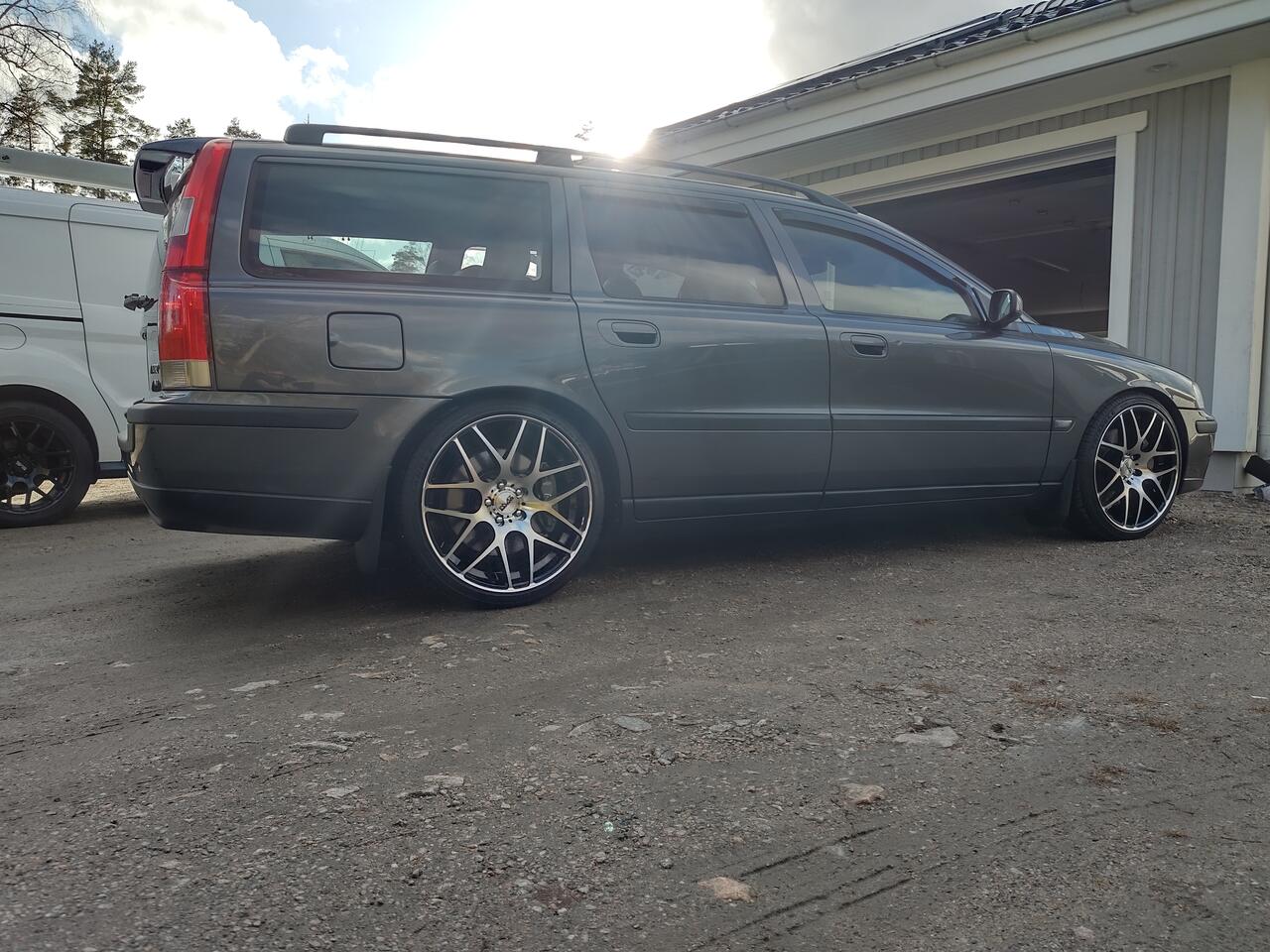 Volvo V70 R
