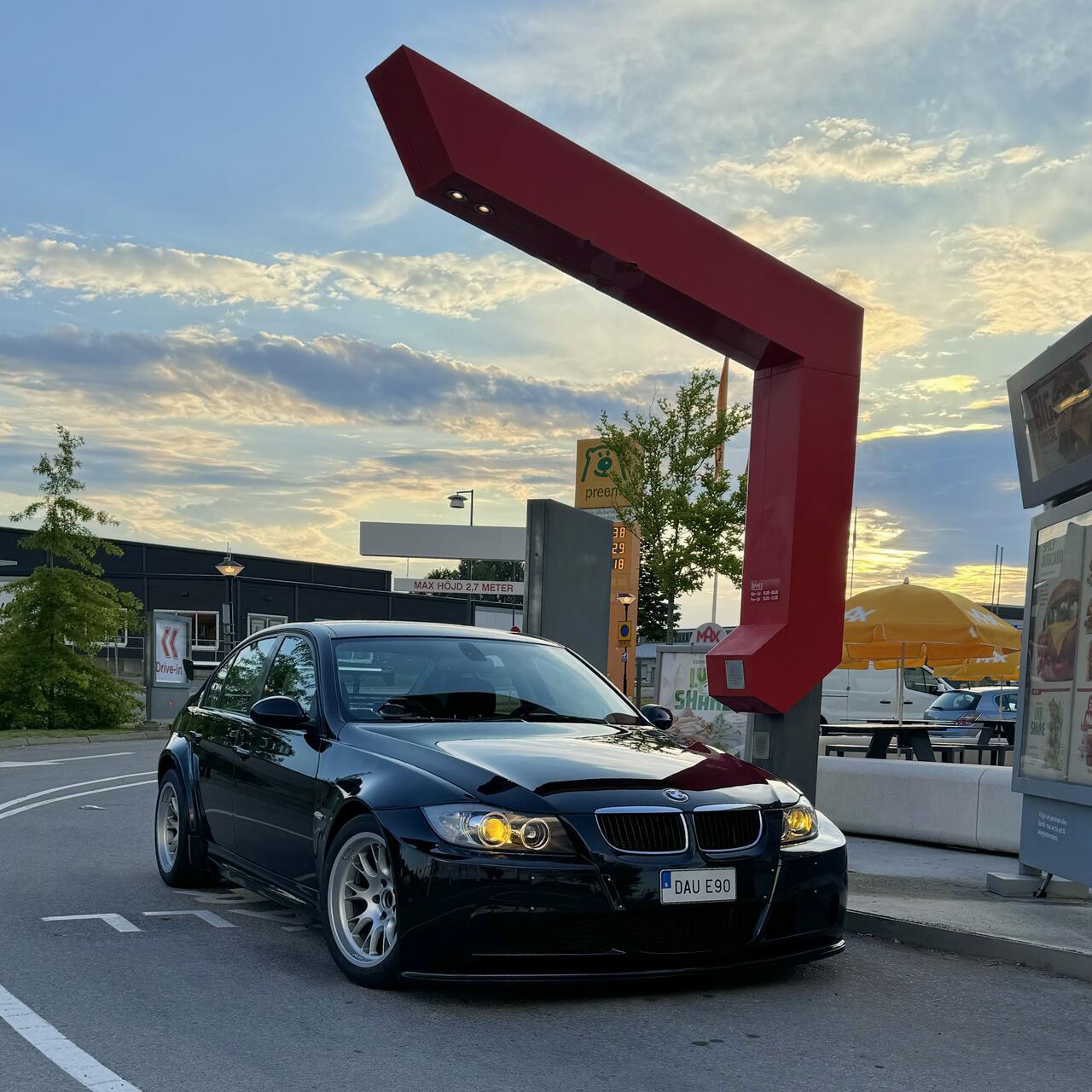 BMW E90 330i
