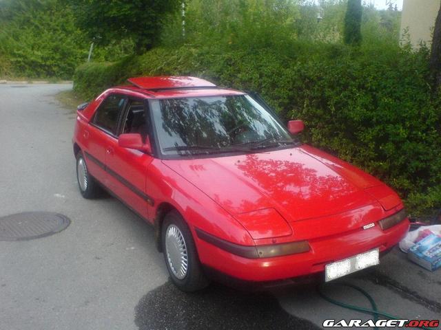 Mazda 323f 1990