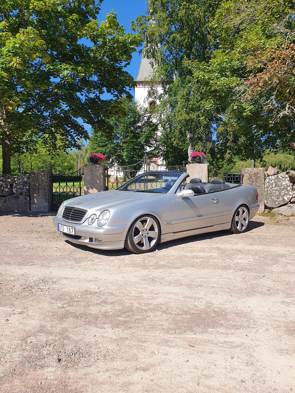 Mercedes W208
