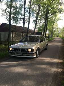 BMW E23 735i