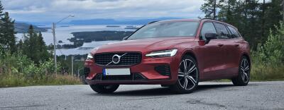 Volvo V60 T8 II R-design