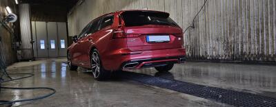 Volvo V60 T8 II R-design