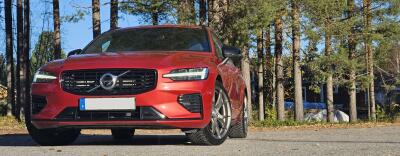 Volvo V60 T8 II R-design