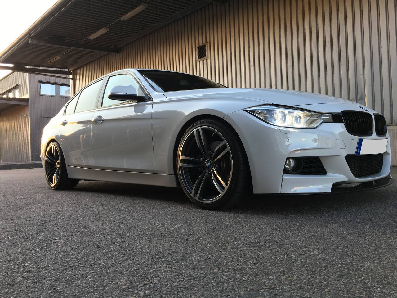 BMW 328i