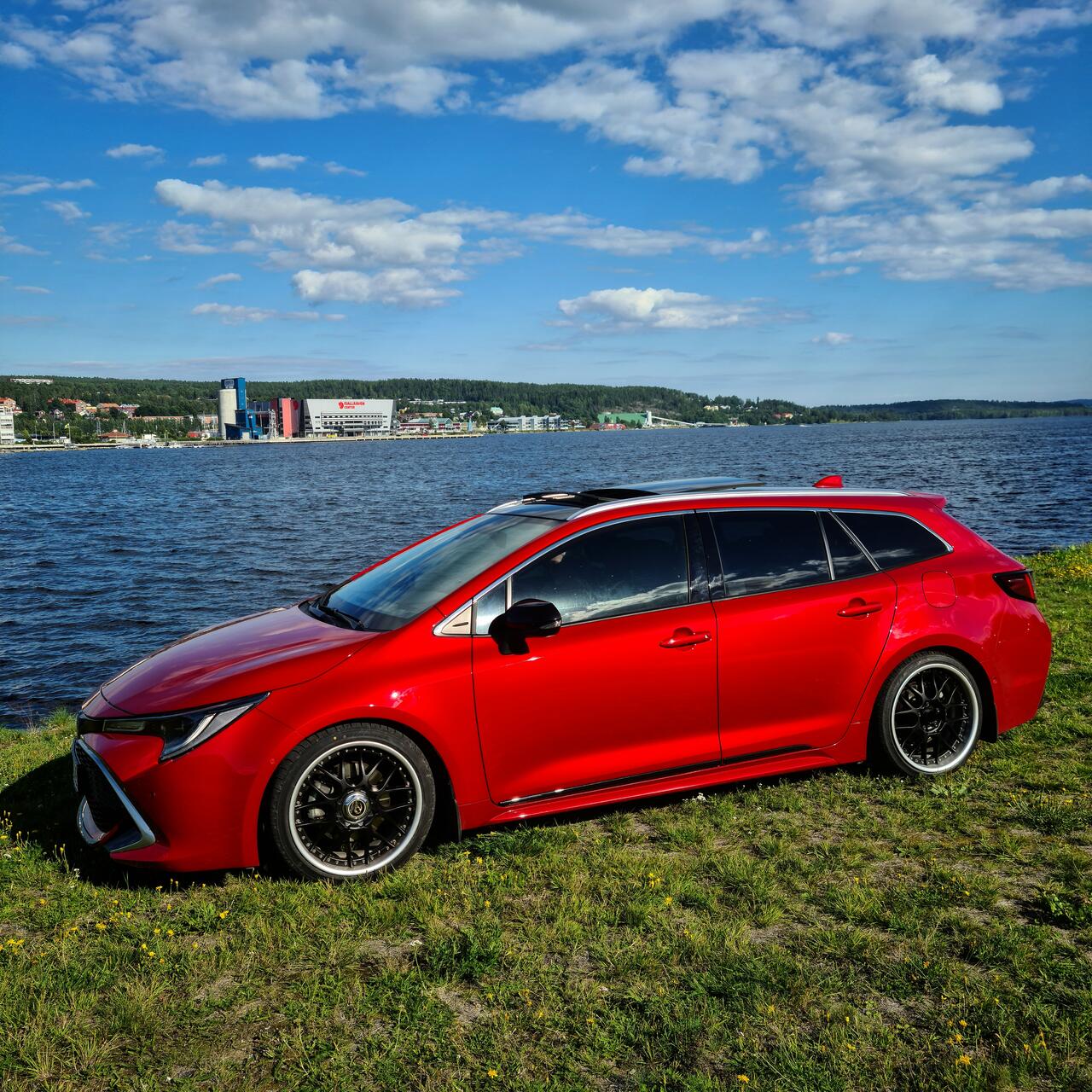 Toyota corolla touring 2019