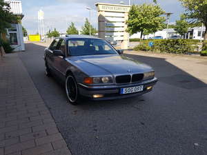 BMW 740i/6