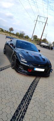 Nissan GT-R