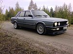 BMW E28 528i