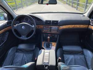 BMW Alpina B10