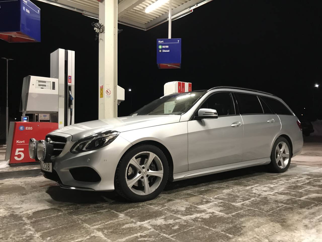 Mercedes E250 4Matic AMG (2014) - Garaget