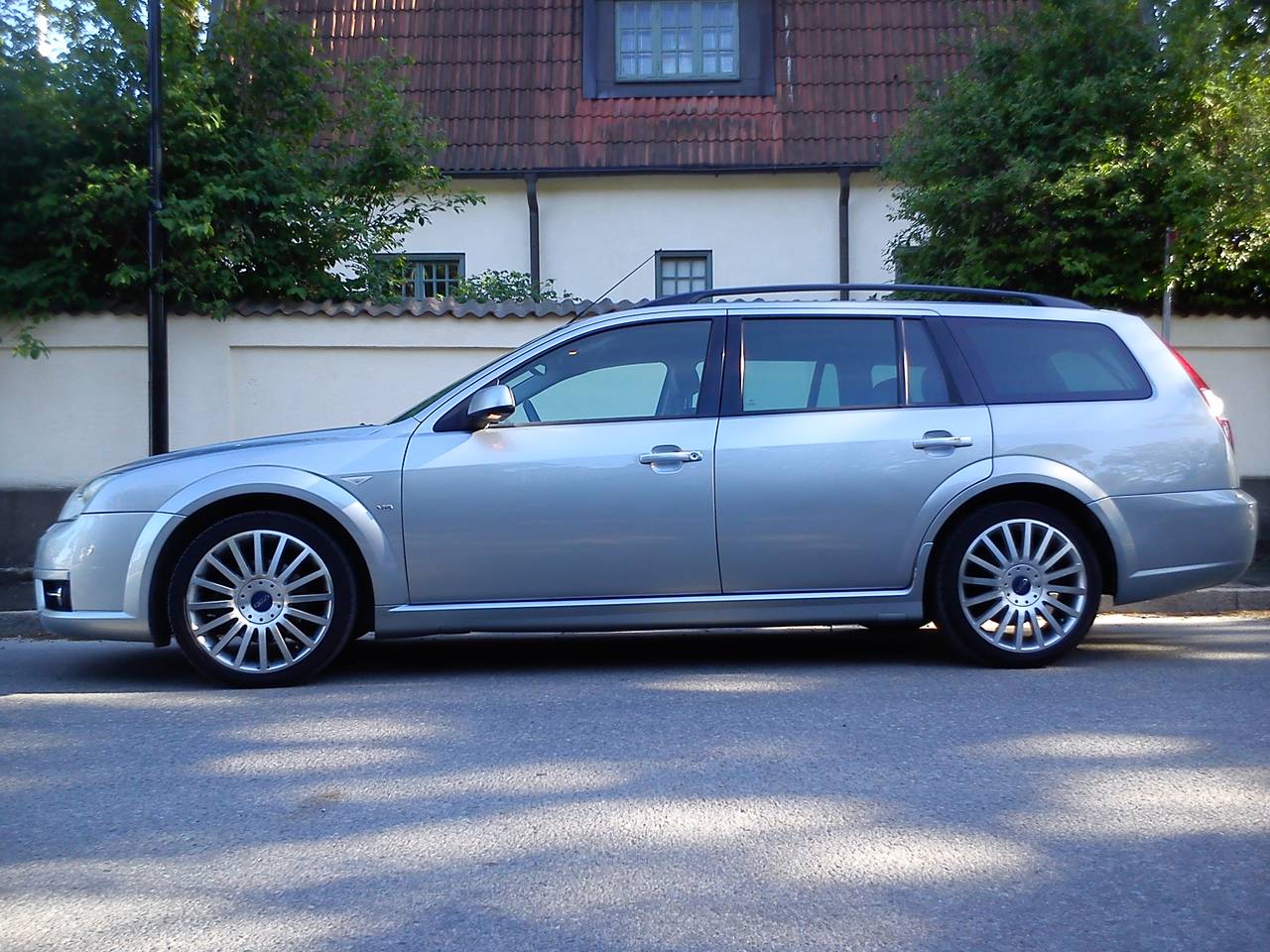 Ford Mondeo Titanium X 3.0 V6-ST220