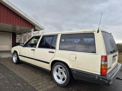 Volvo 745GL