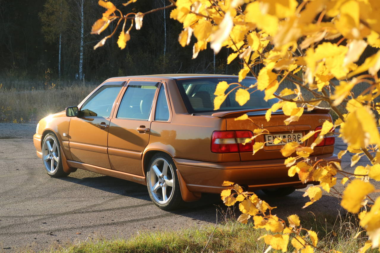 Volvo S70R