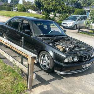 BMW E34 m5
