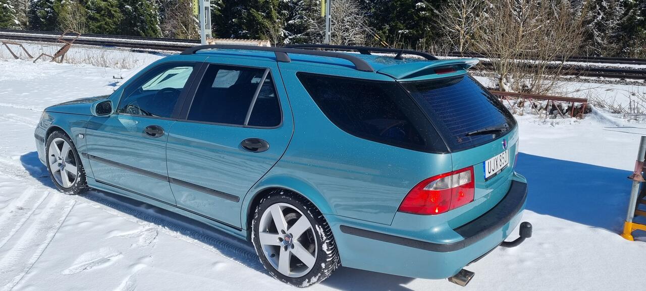 Saab 9-5 Aero "Glaciärblå" (2004) - Garaget