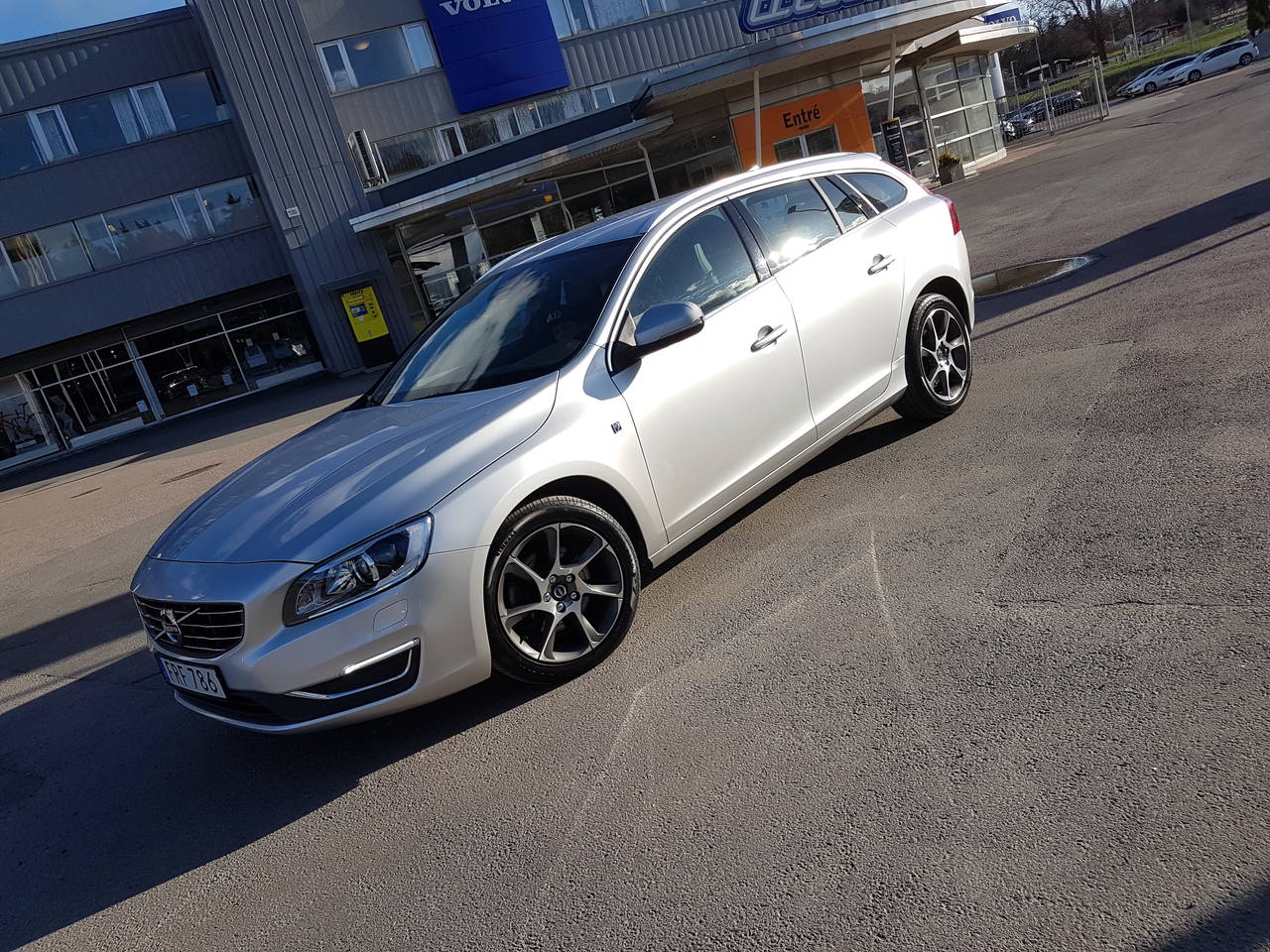 Volvo V60 D2