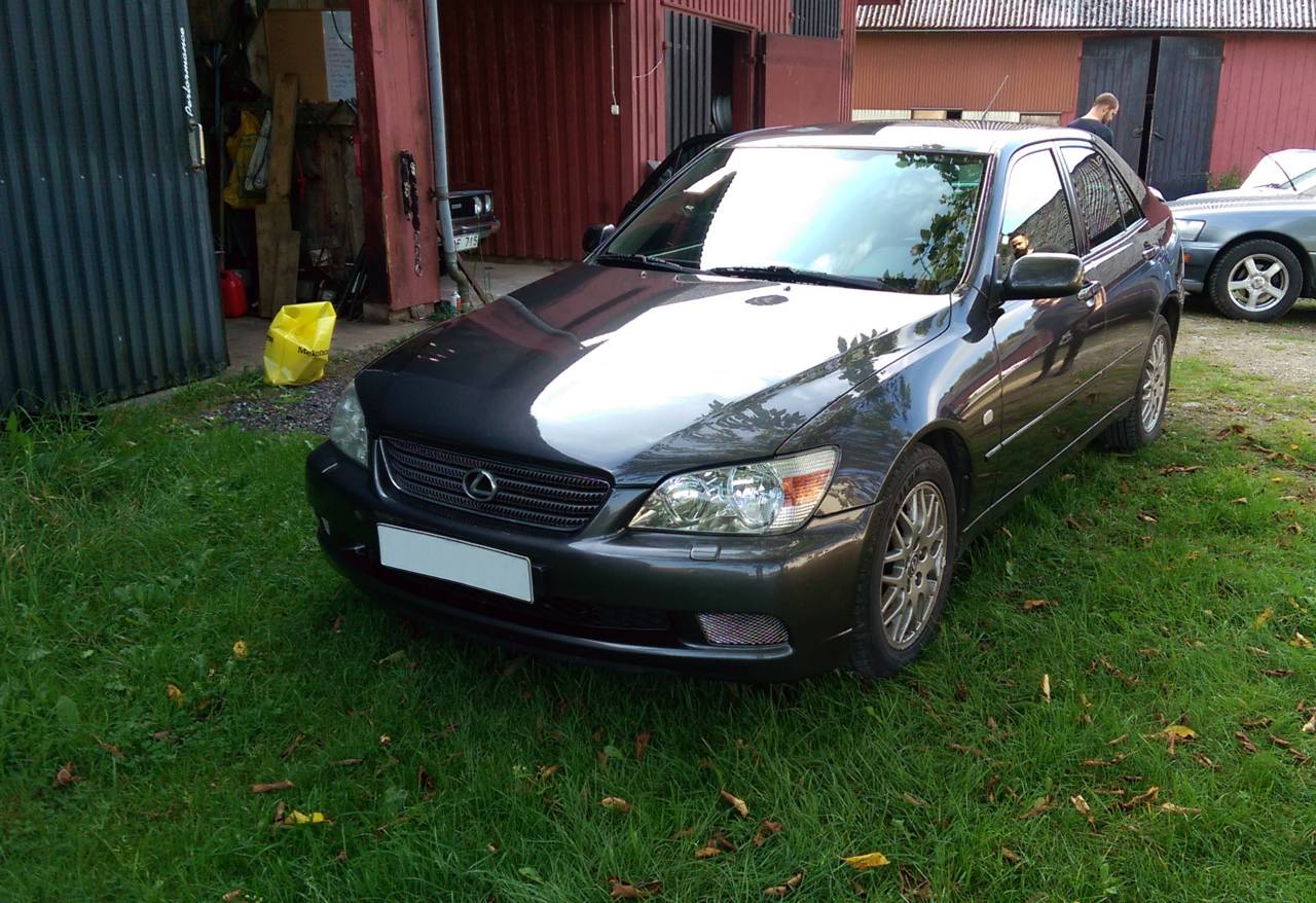 Lexus IS 200