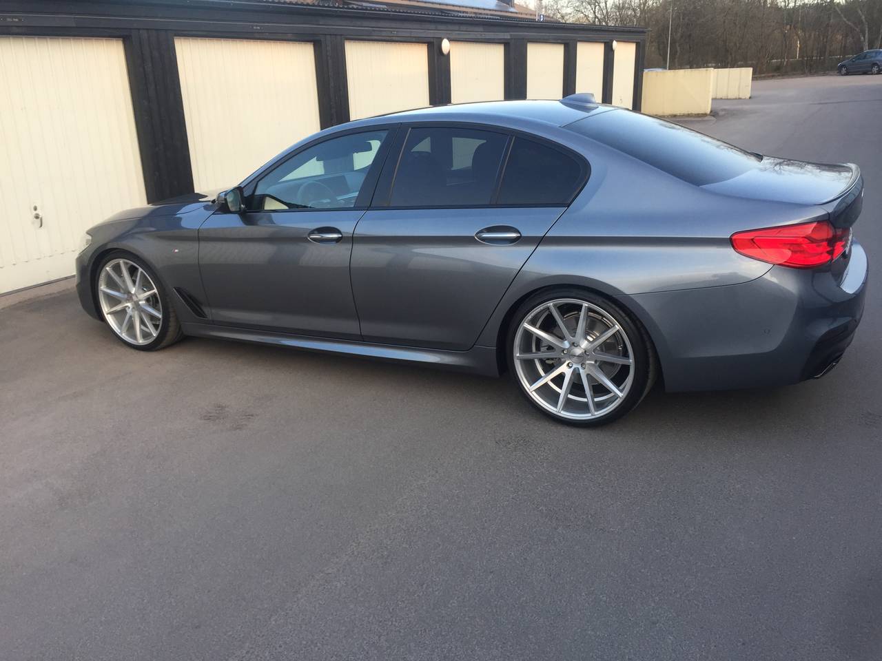 BMW G30