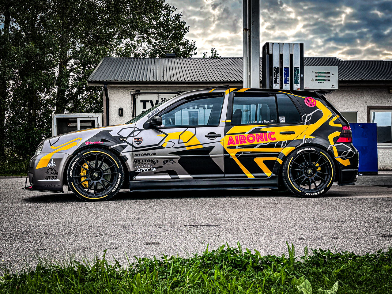 Volkswagen Golf R32 Turbo