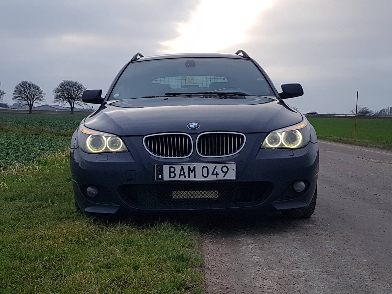 BMW 523i