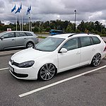 Volkswagen Golf 1.6 1KM