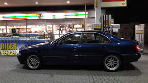 BMW 523iA Tiefseeblau Metallic
