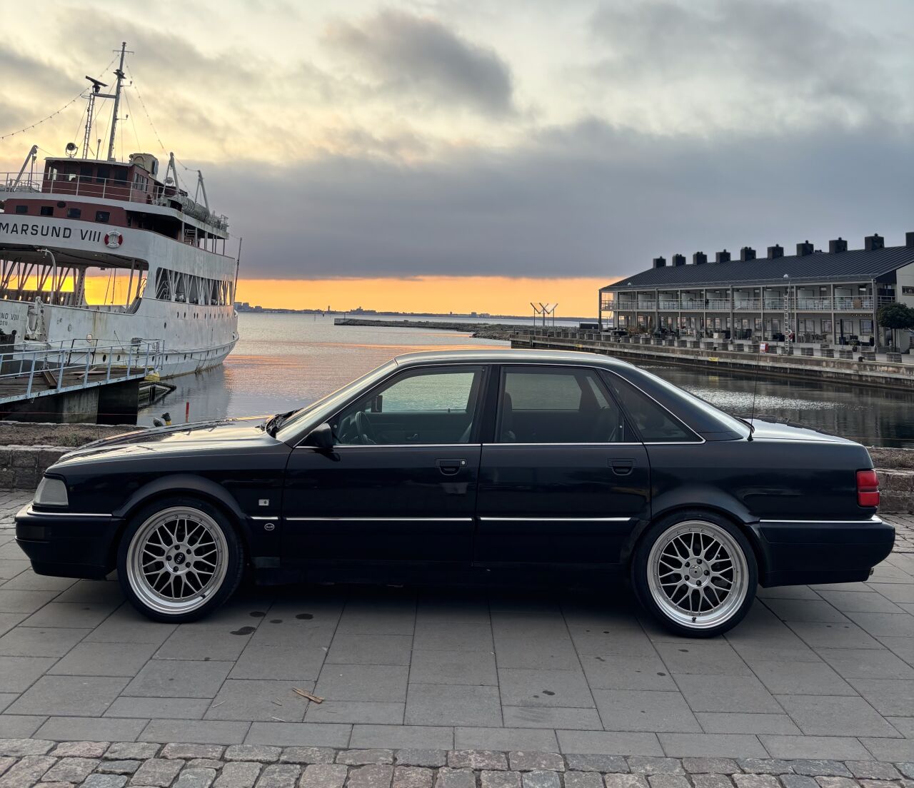 Audi V8