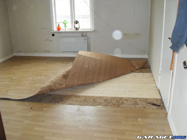 https://www1.garaget.org/gallery/archive/100353/640323_128o2i.jpg