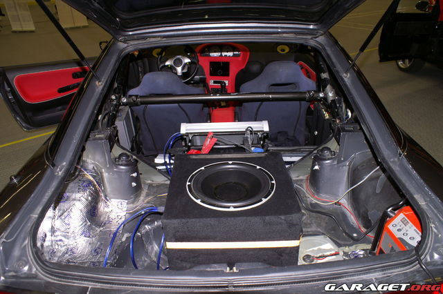 https://www1.garaget.org/gallery/archive/106532/907471_mjsshy.jpg