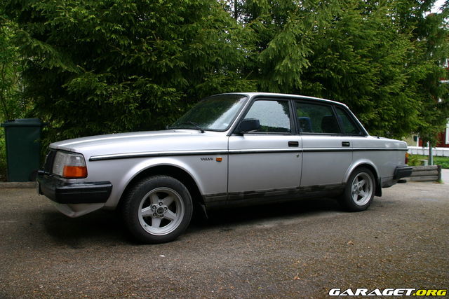 https://www1.garaget.org/gallery/archive/128625/807526_fq3128.jpg