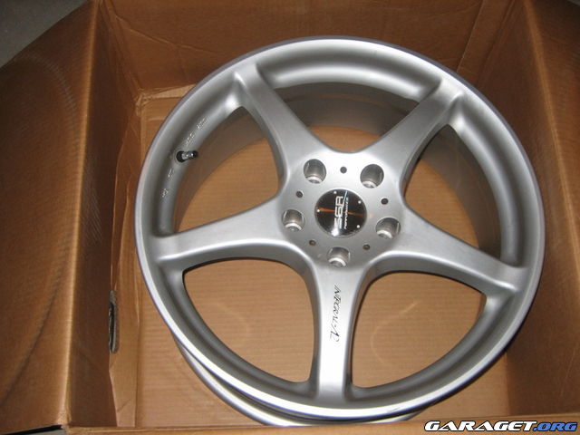 https://www1.garaget.org/gallery/archive/24112/547685_7tz081.jpg