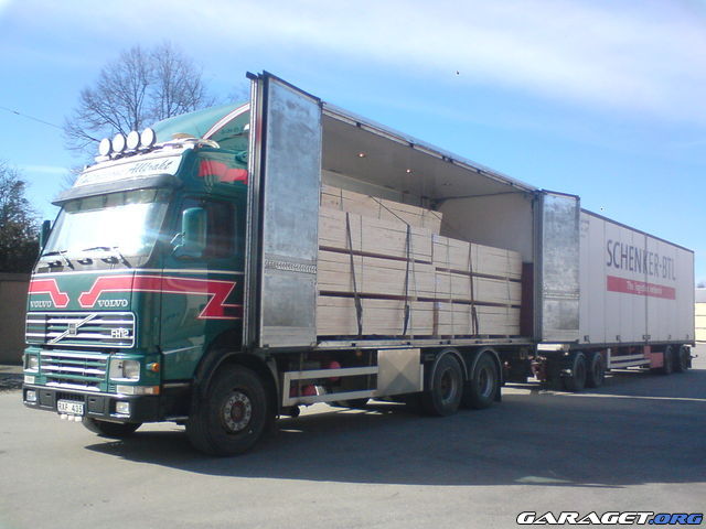https://www1.garaget.org/gallery/archive/32750/597693_rvm1av.jpg