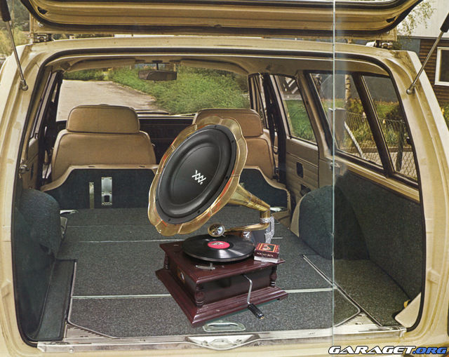 https://www1.garaget.org/gallery/archive/52621/766125_xail7a.jpg