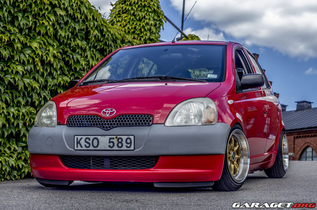 Toyota yaris stance